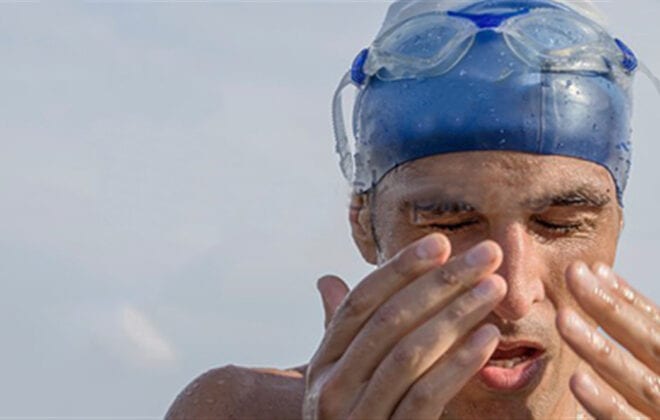 قرمزی چشم بعد از شنا در استخر